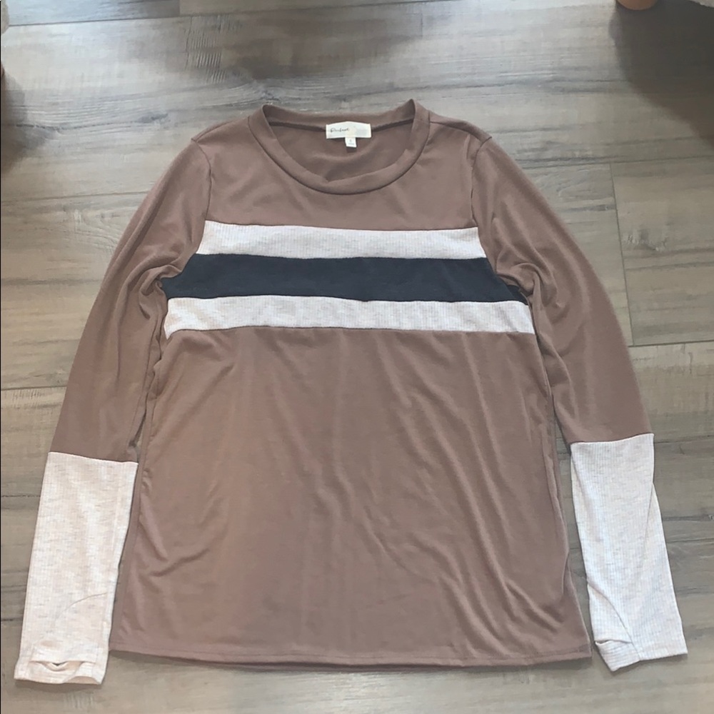 Perfect Peach Tan, Black& Cream Long Sleeve Top Size S